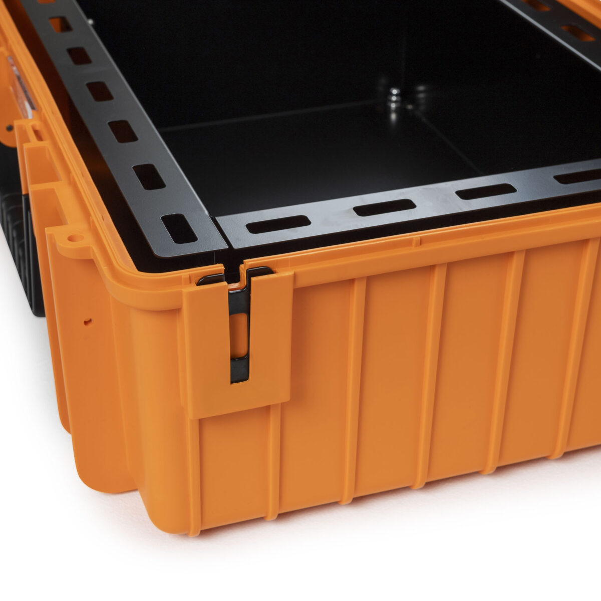 battery.case P908.8 | Maletín de transporte de baterías B&W - Almacenamiento y transporte seguros de baterías de litio - Imagen 4