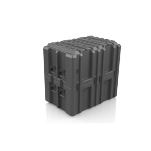 Der cargo.case HDPE 3222.4045 von B&W ist ein strapazierfähiger schwarzer Aufbewahrungskoffer mit verstärkten Kanten, vier Griffen und sicheren Verschlüssen, abgebildet auf einem schlichten weißen Hintergrund. Er ist Teil der B&W Cargokoffer-Serie, die in vielen Größen erhältlich ist.